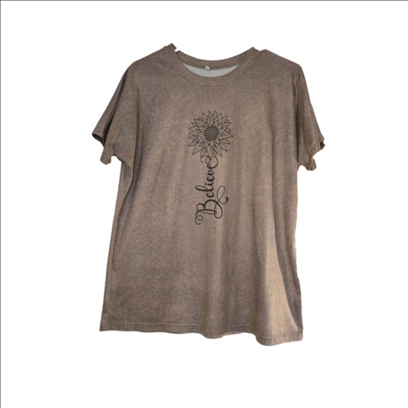 Unbranded Tops - Women's Unbranded Brown Short Sleeve Tee with Sunflower Graphic, Size L